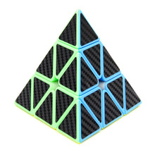 Laden Sie das Bild in den Galerie-Viewer, Meilong Pyraminx stickerless/black/carbon
