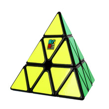 Laden Sie das Bild in den Galerie-Viewer, Meilong Pyraminx stickerless/black/carbon
