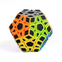 Laden Sie das Bild in den Galerie-Viewer, Meilong Megaminx 3x3 stickerless/carbon
